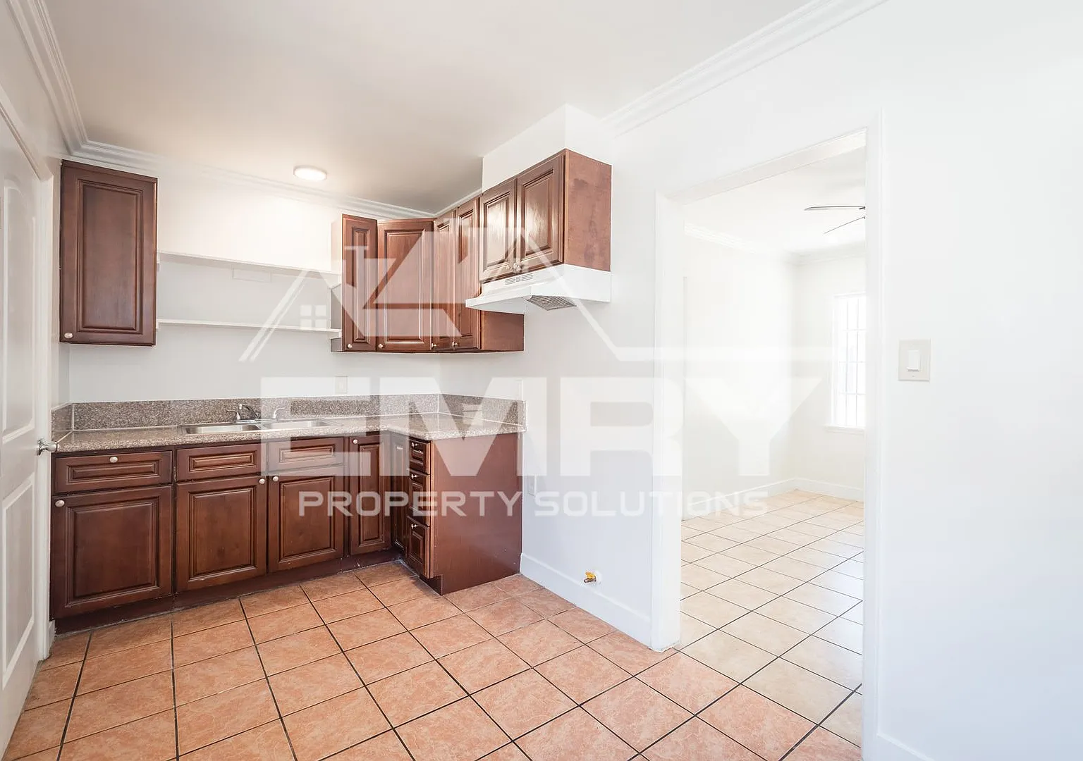 428 N Poplar Ave — Photo 1