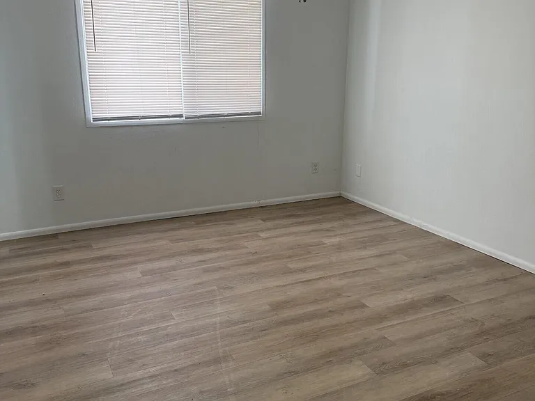 3321 W Cholla St — Photo 9