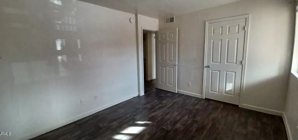 2537 W Georgia Ave — Photo 4