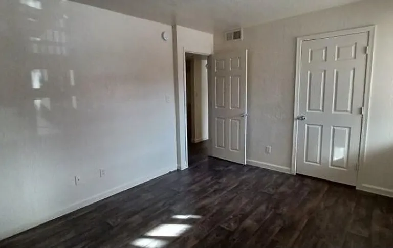 2537 W Georgia Ave #2 — Photo 4