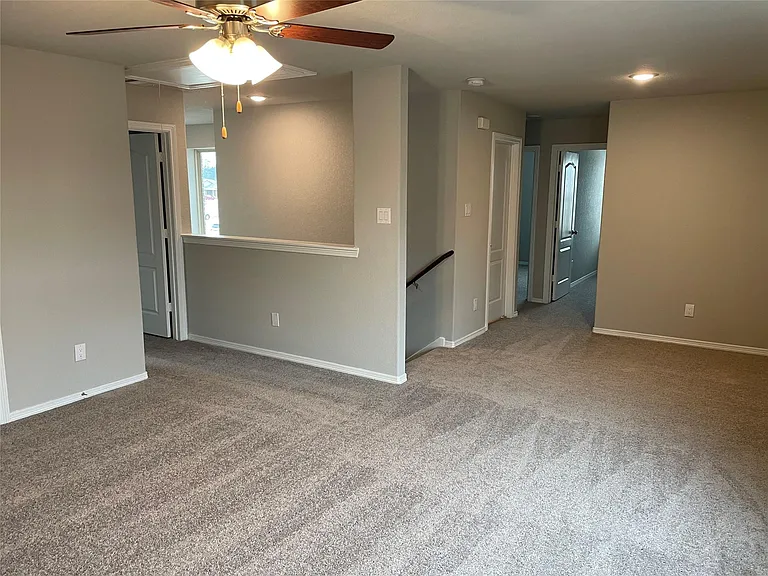 822 Redinger Ridge Dr — Photo 16
