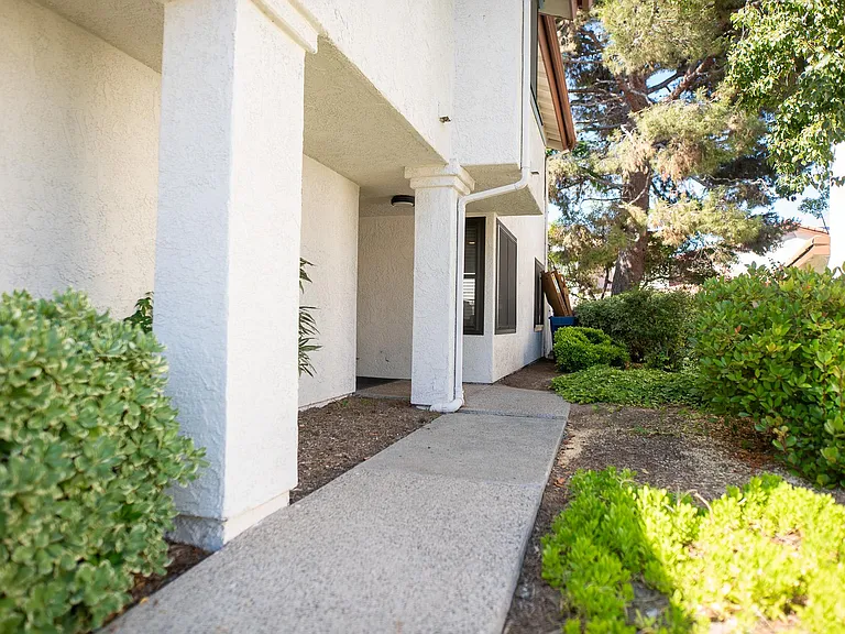 1575 Apache Dr #F — Photo 29
