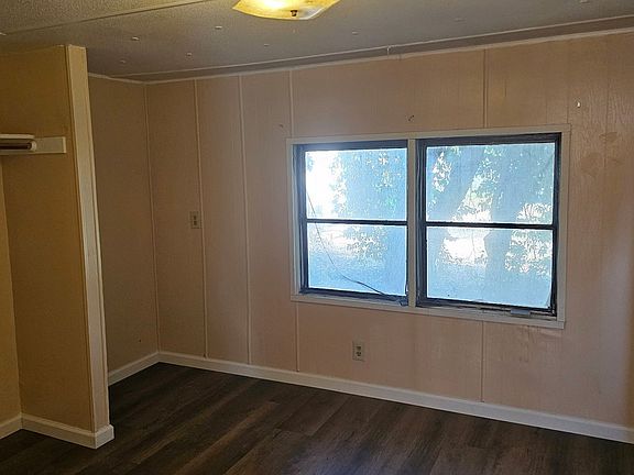 2nd image of 15026 Ivanhoe Dr APT 4