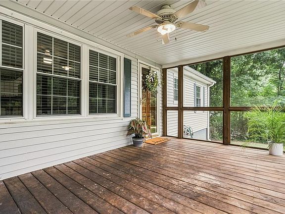 4th image of 878 Wanda Cir SW