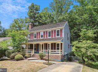 3126 Woods Cove Ln, Woodbridge, VA 22192
