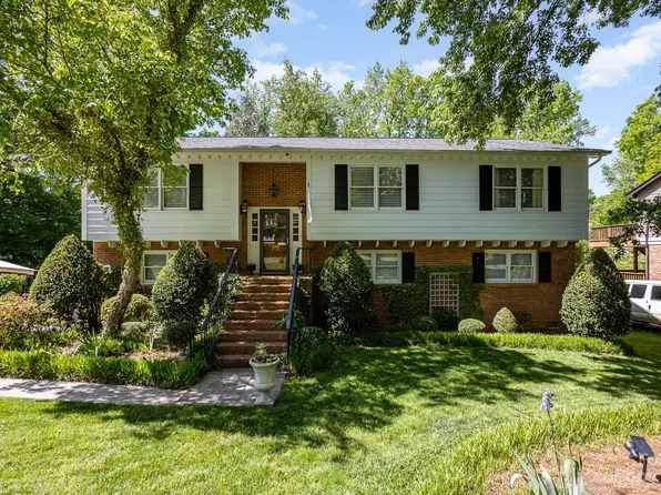 7337 Falkirk Pl, Charlotte, NC 28270