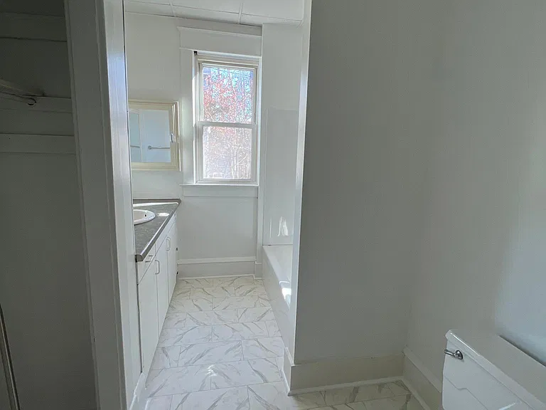 211 W Vine St #1 — Photo 5