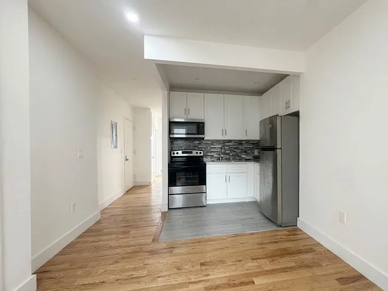 936 4th Ave #1 — Photo 4
