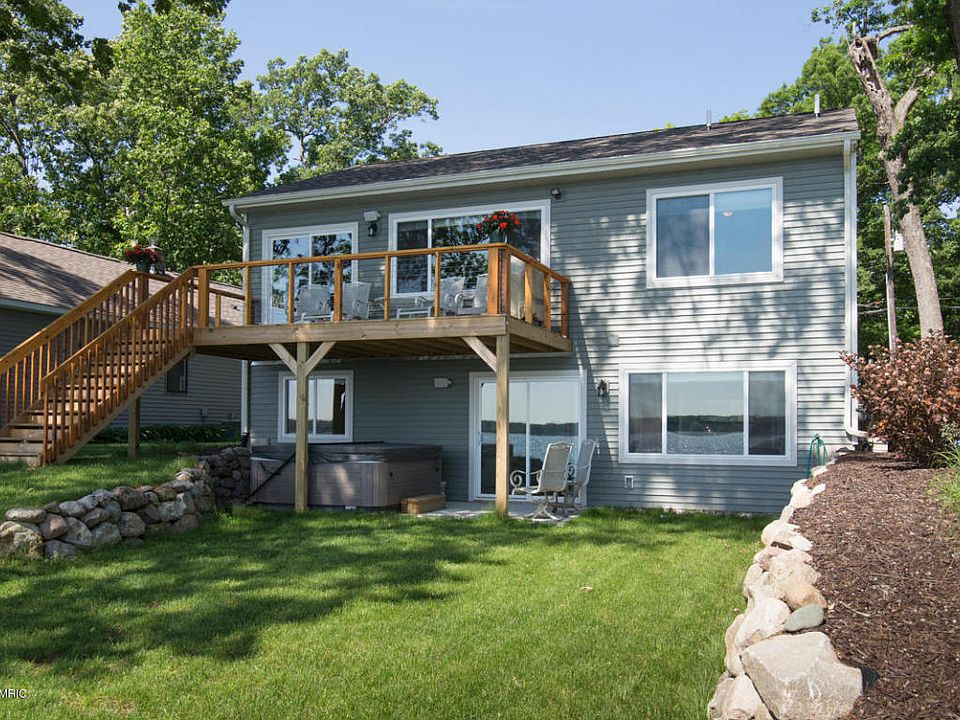 1st image of 9625 Woodlawn Dr