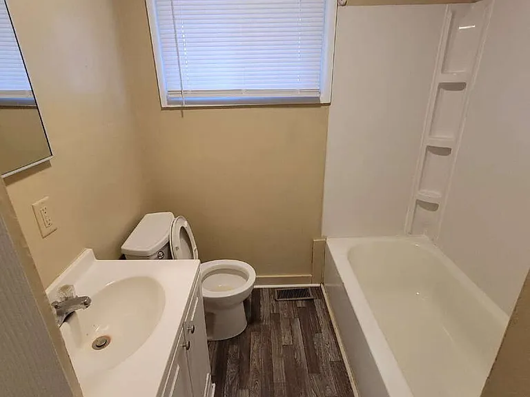 6117 Bettcher Ave — Photo 4