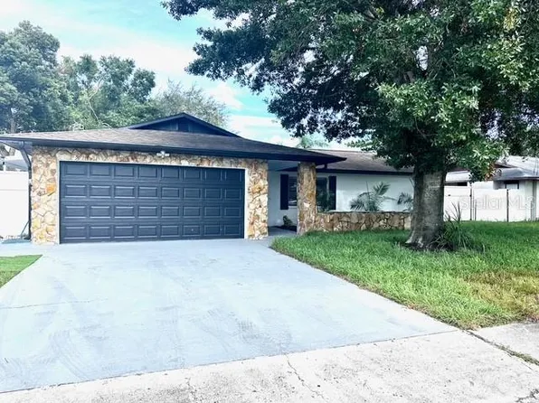 7612 Winging Way Dr, Tampa, FL 33615