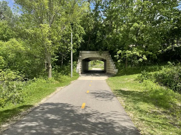 205 Sunny Meade Ln, Madison, WI 53713