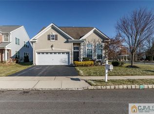 44 Pebble Creek Rd, Dayton, NJ 08810