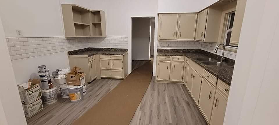 1st image of 580 W Crosby St