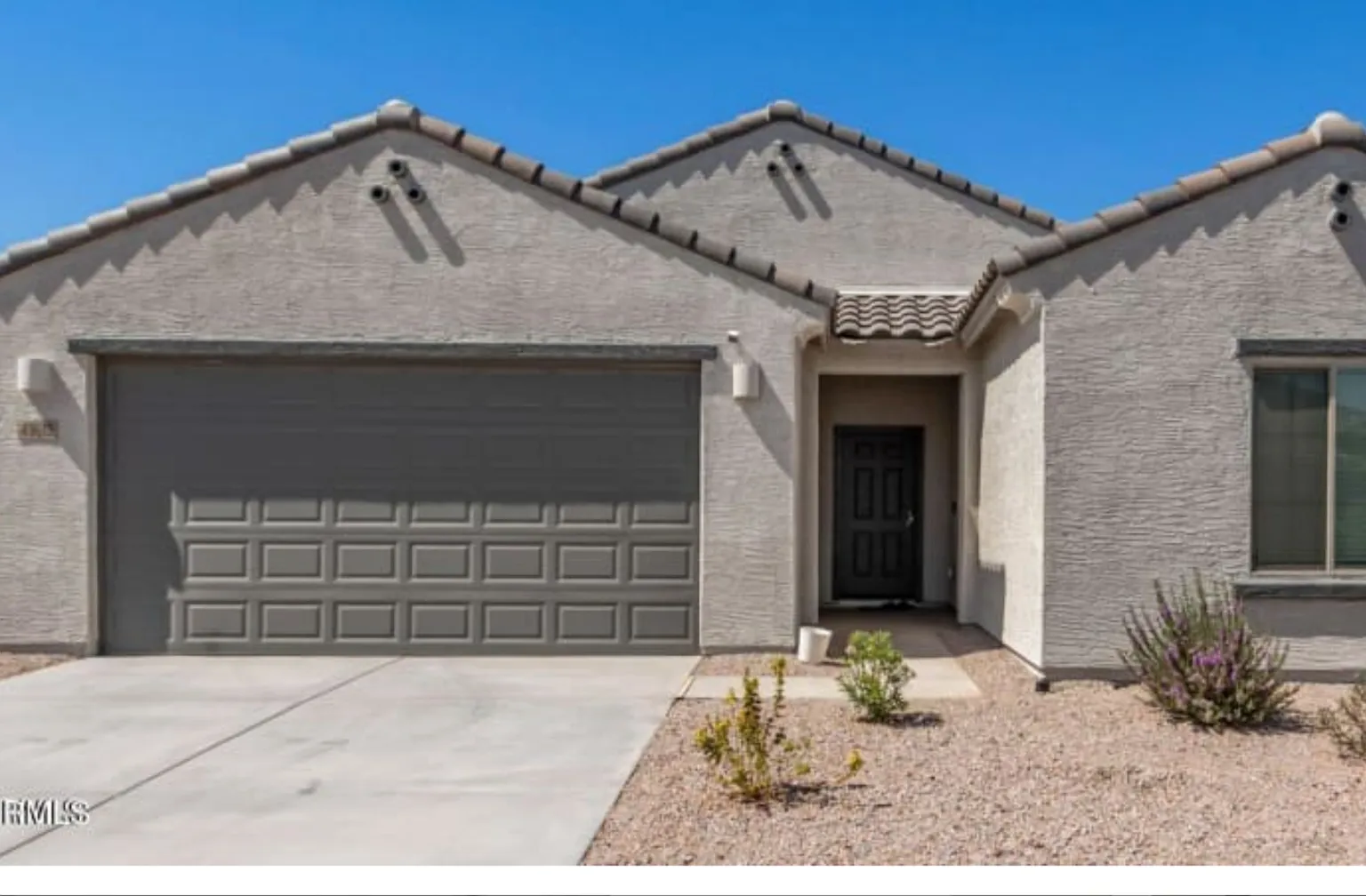 43632 W Yucca Ln — Photo 1