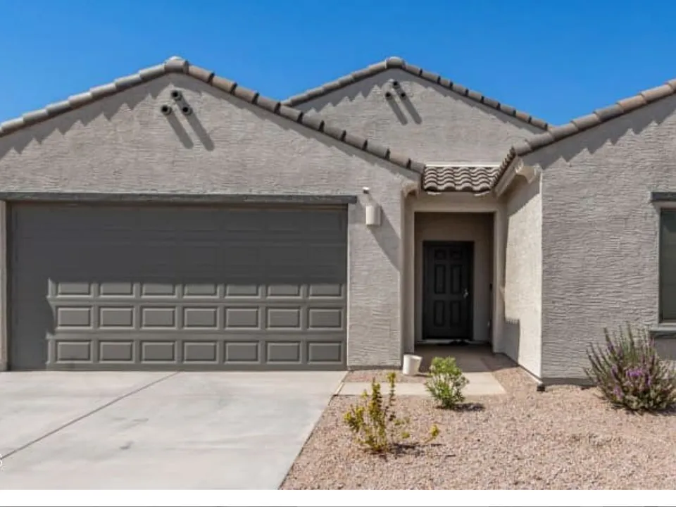 43632 W Yucca Ln