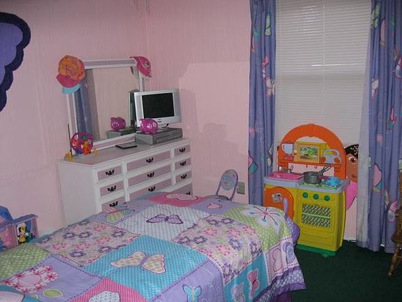 5th image of 748 Seibert Ave
