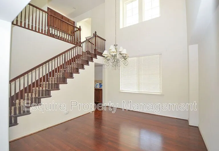 13735 Blue Ridge Way — Photo 8
