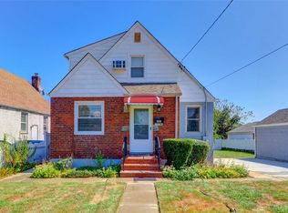 151 Carroll Ave, Valley Stream, NY 11580