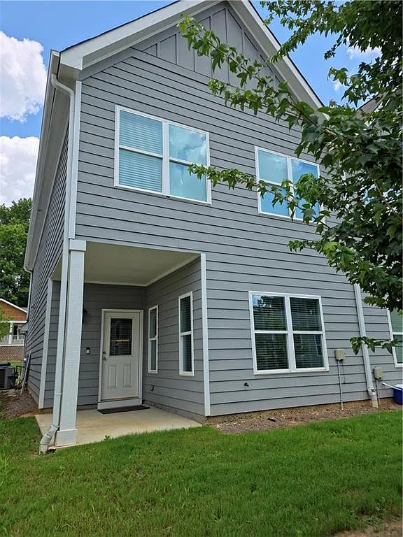 3 bed, 2.5 bath, 1800 sqft, $2,500 — Photo 2