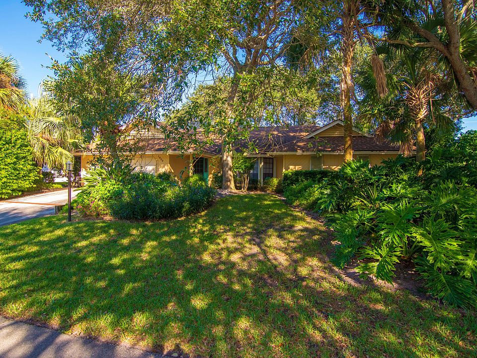1st image of 1032 Poitras Dr