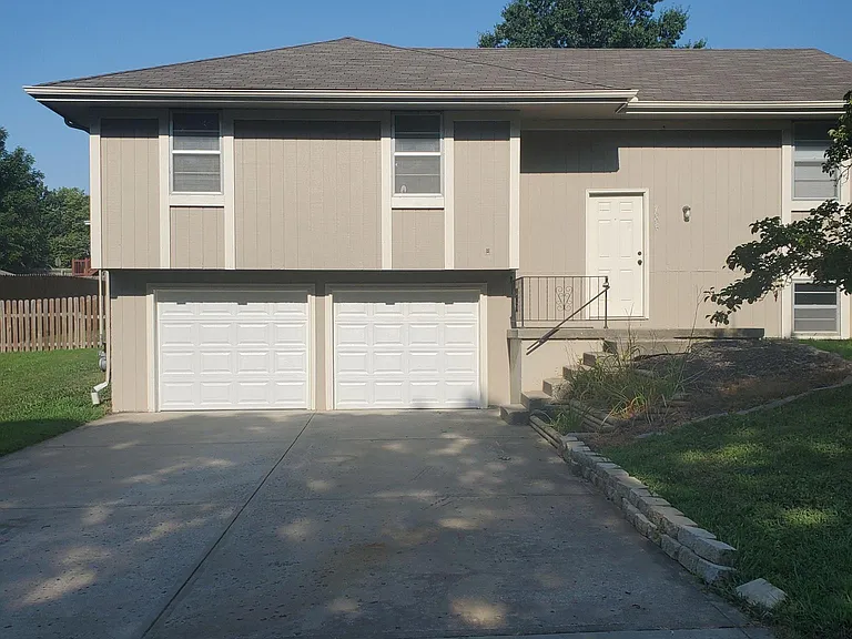 7006 N Chas Dr — Photo 1