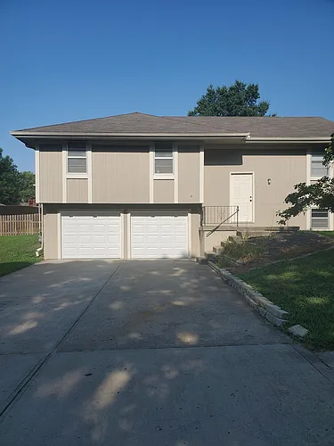 7006 N Chas Dr Photo 1