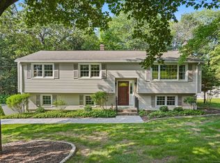 6 Robert Frost Dr, Shelton, CT 06484