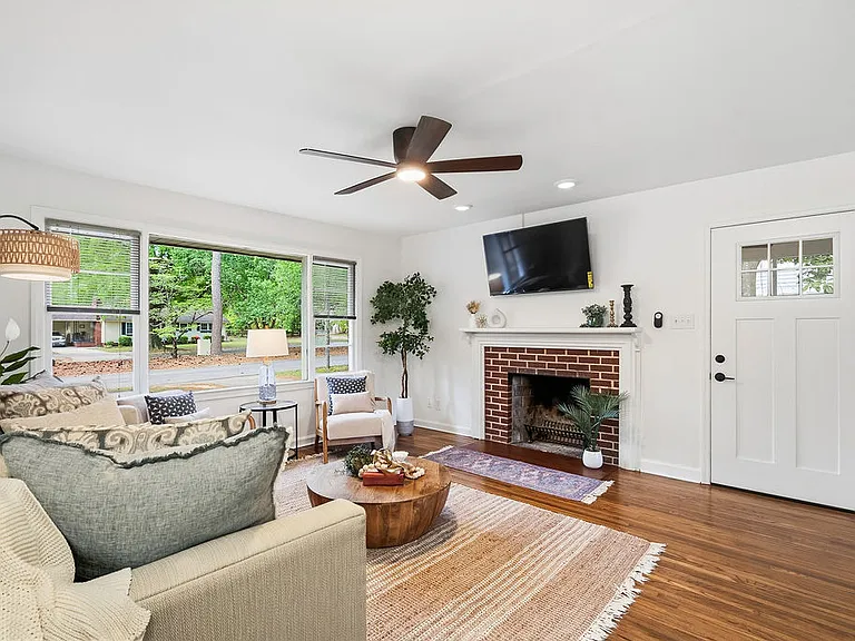 1010 Hitchcock Dr SW — Photo 11