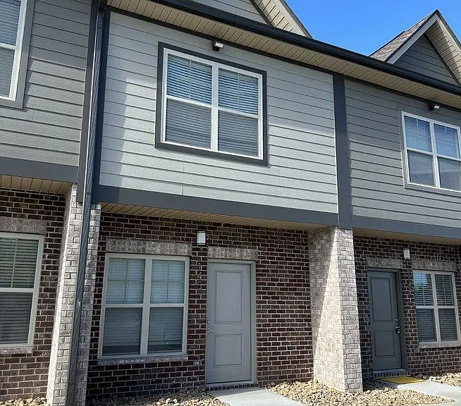 145 Bellvue Dr — Photo 1