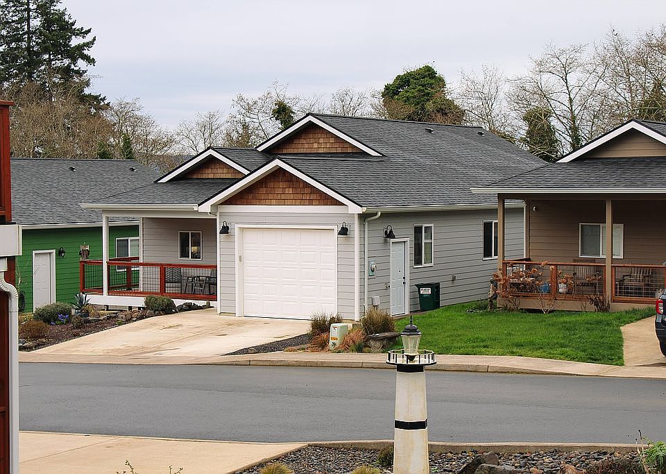 1st image of 705 Vine Maple Ln