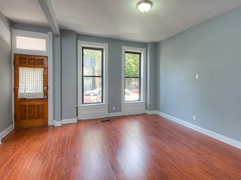1874 N Hoyne Ave #2F — Photo 2