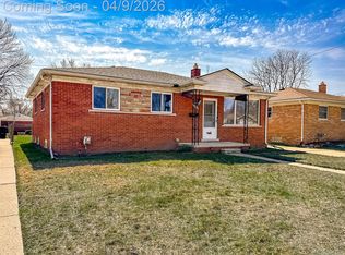 20848 Walton St, Saint Clair Shores, MI