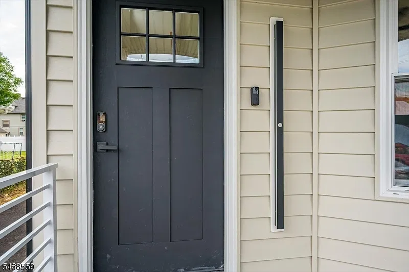 4 bed, 2.0 bath, $4,200 — Photo 2