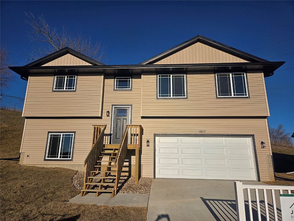 1st image of 1812 Holly Meadow Ave SW