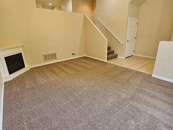 4th image of 28 Fuller Cir
