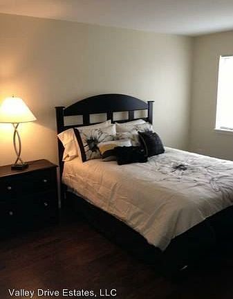 2nd image of 27 Valley Dr APT 103