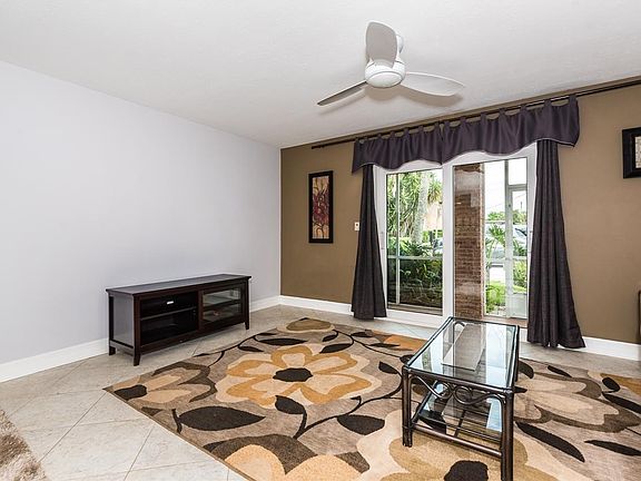 5th image of 22 Comares Ave Unit 6B