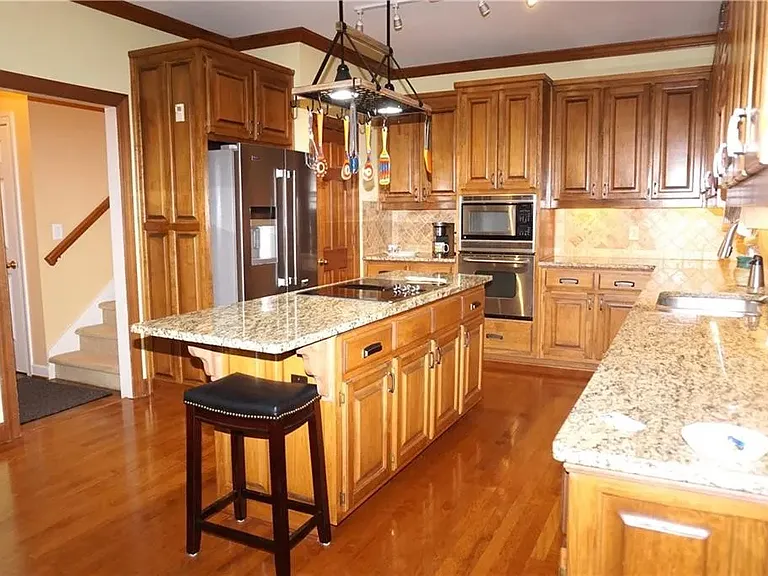 2438 Kings Arms Dr — Photo 20