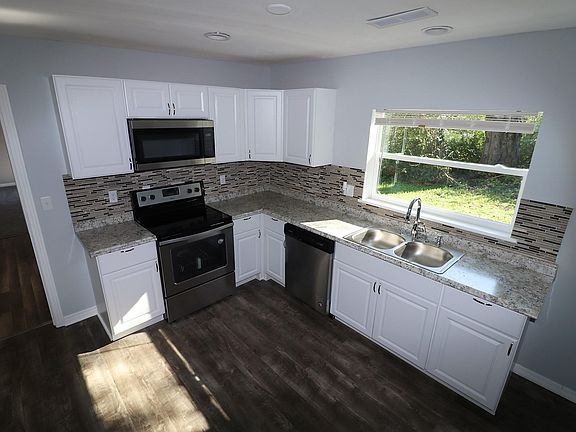3rd image of 3380 Sunnybrook Ave N