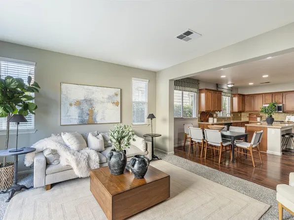 4049 New Zealand Avenue, Santa Rosa, CA 95407