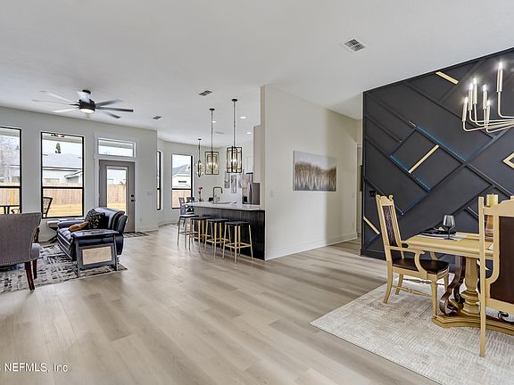 5th image of 12281 COUNTRY COVE Court