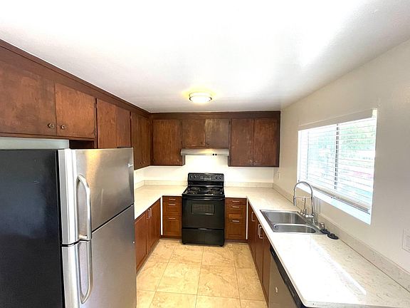 3rd image of 166 Michael Dr