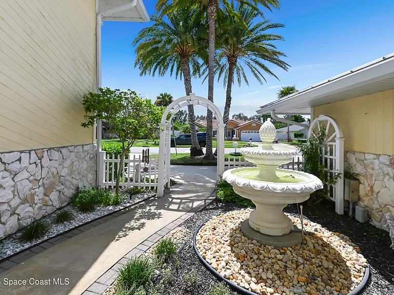 2230 Sykes Creek Dr — Photo 94