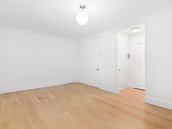 5th image of 225 W 23rd St APT 7Q