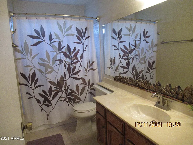 2324 W Highland Ct — Photo 34