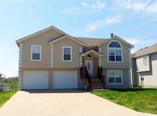 1304 Stoneybrooke Dr, Warrensburg, MO 64093