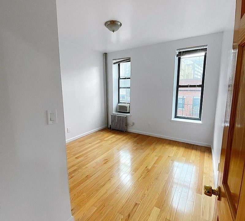 1st image of 80 Mulberry St APT 28