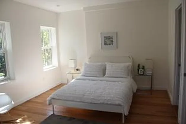 Sold by Hillel Realty Group | media 10