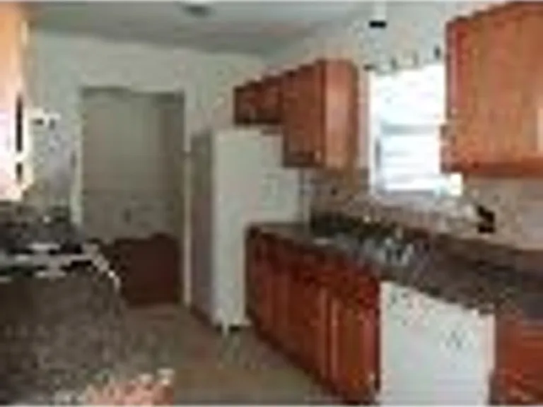 525 S Maney Ct — Photo 3